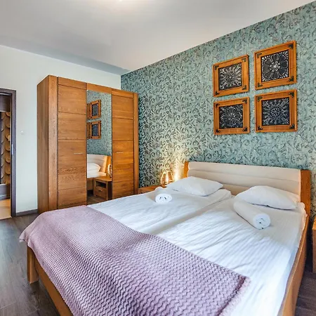 Blue Merlin - River View *