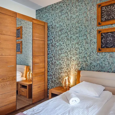 Blue Merlin - River View * グダニスク