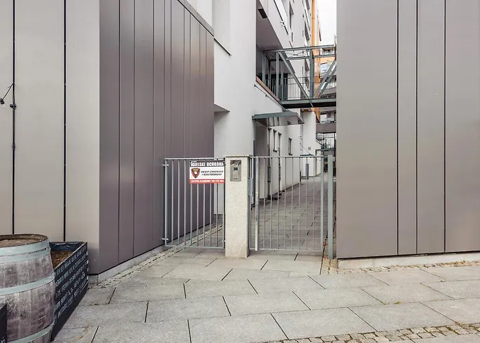 Blue Merlin - River View *