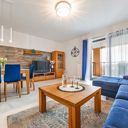 Blue Merlin - River View Apartment *